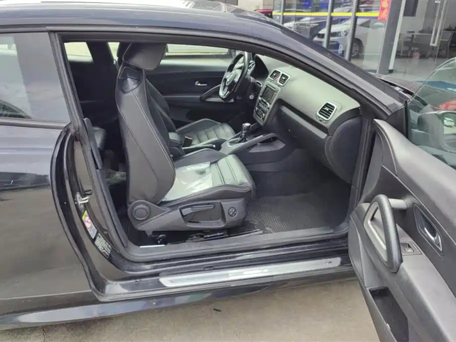 VOLKSWAGEN SCIROCCO 2011