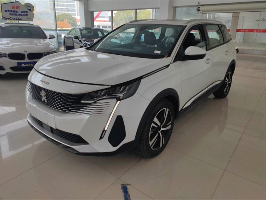 PEUGEOT 5008 2021