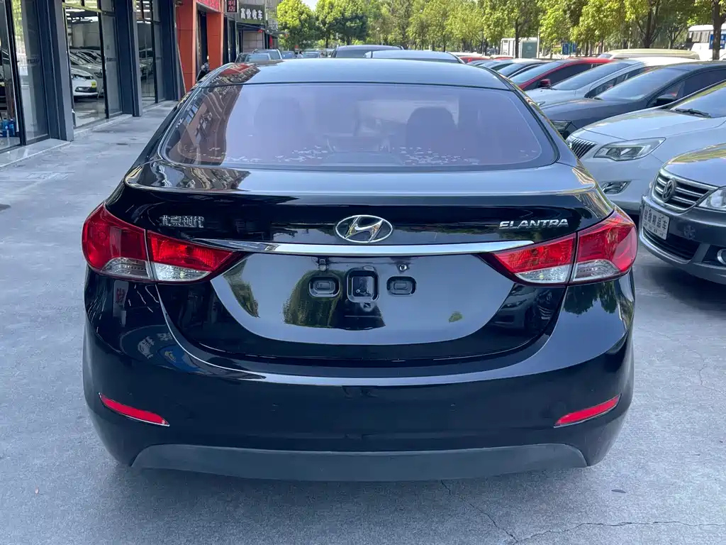HYUNDAI ELANTRA 2012