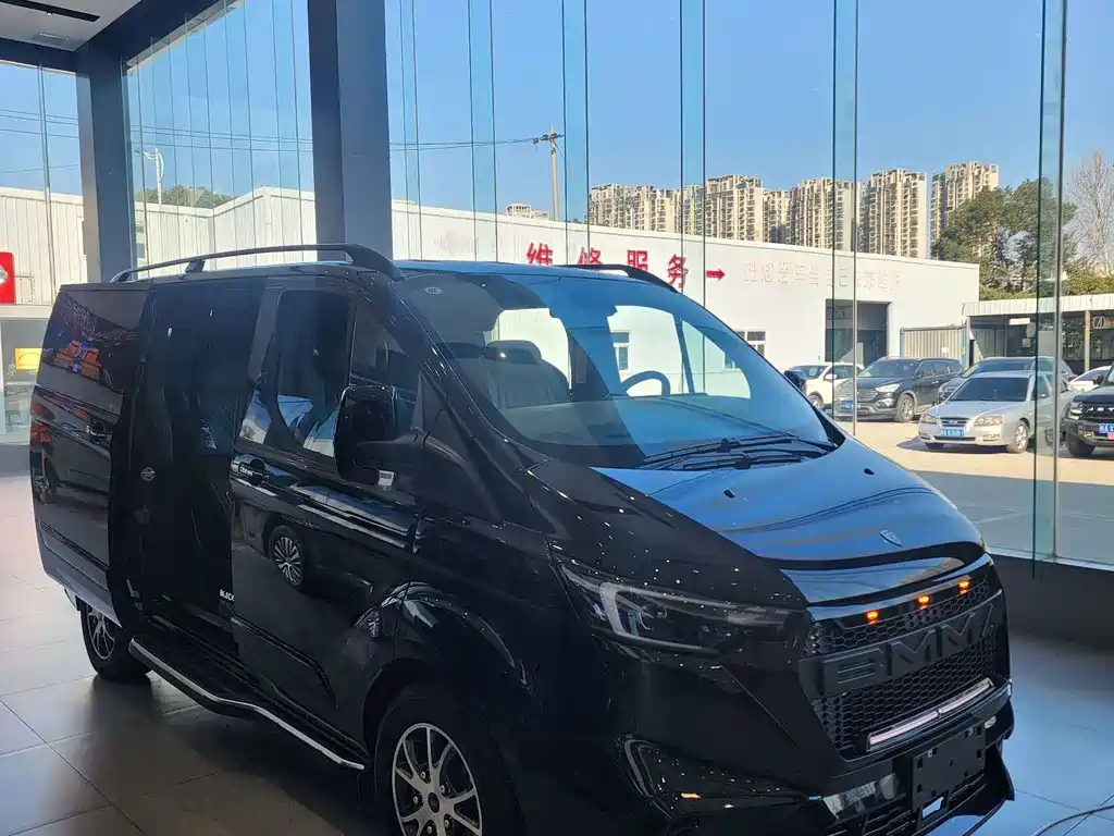 FORD TOUREO 2024