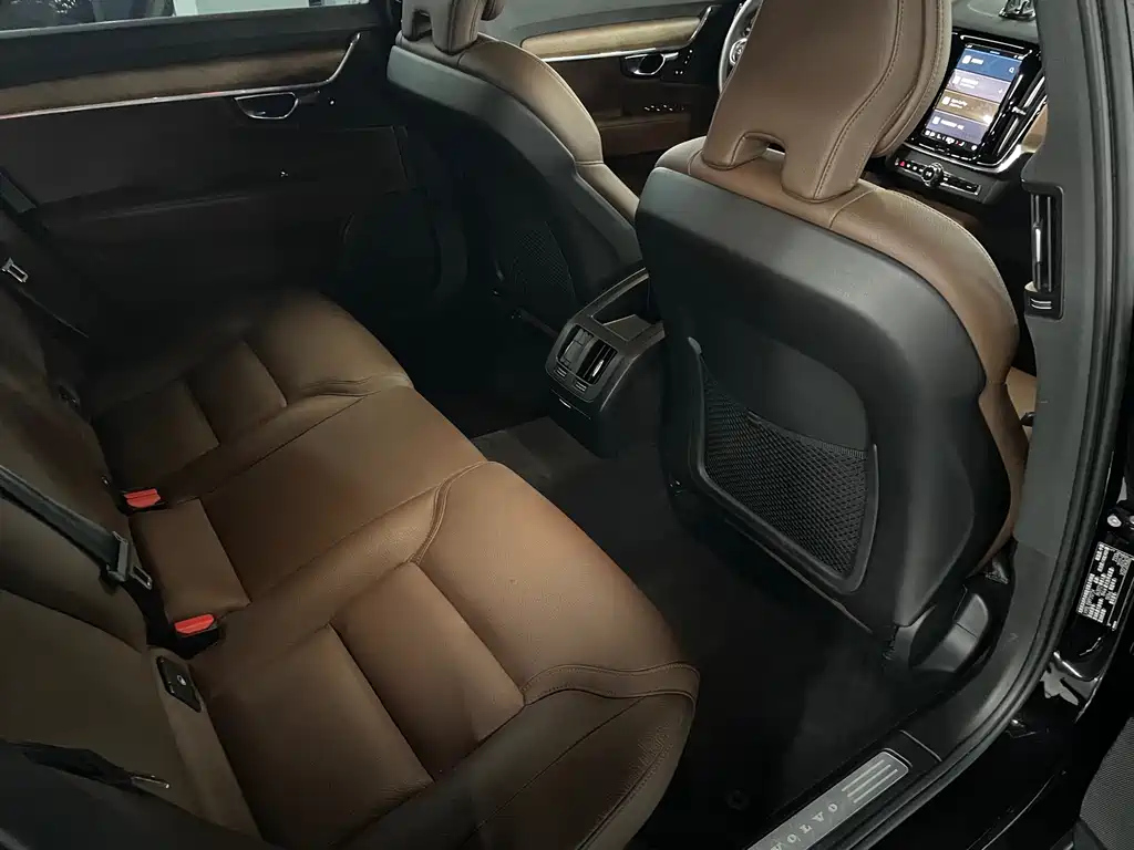 VOLVO S90 2022