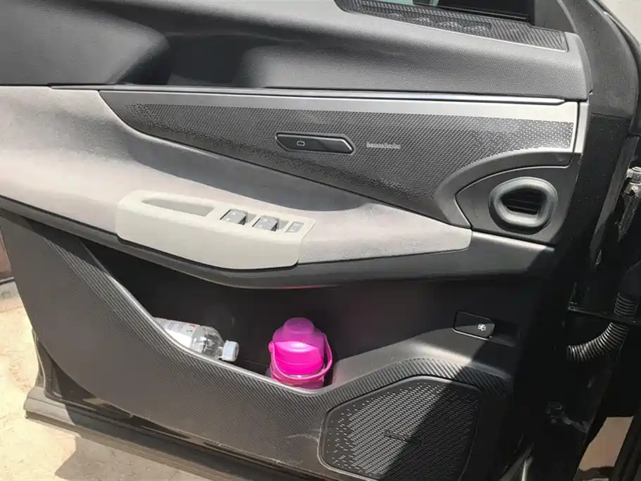 LYNK&CO 08 NEW ENERGY 2023