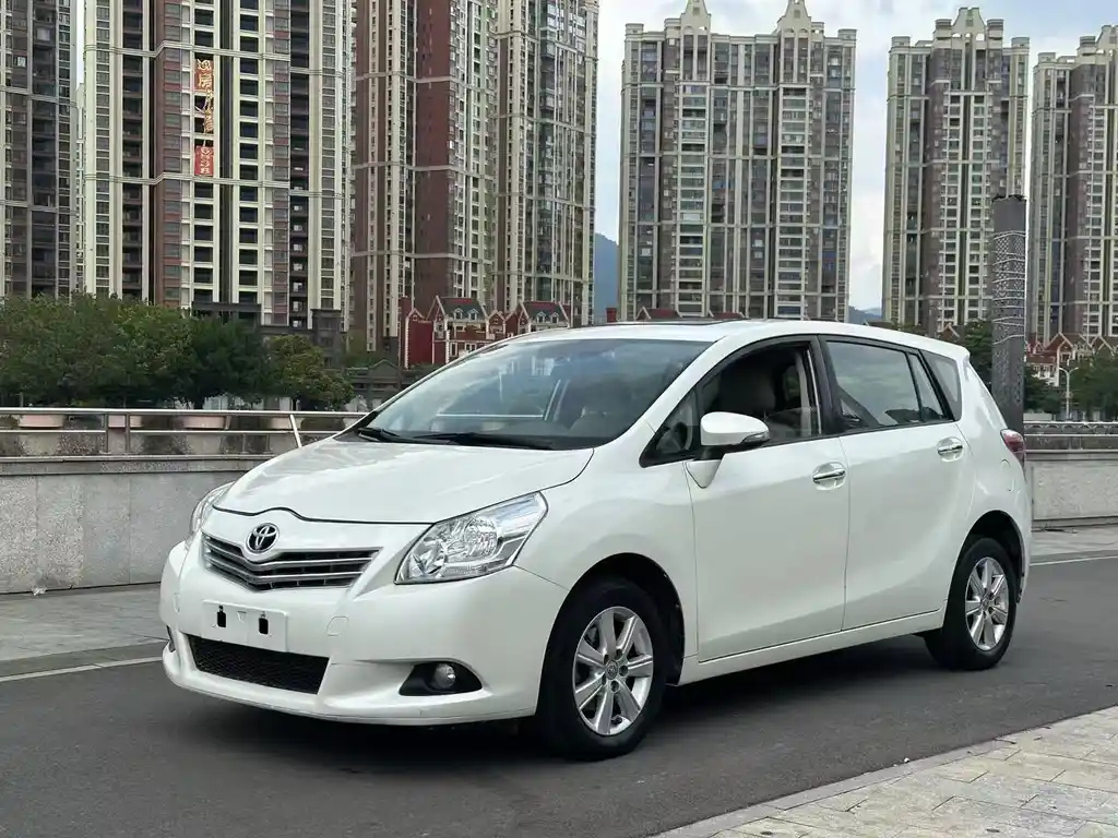 TOYOTA ESCAPE 2014