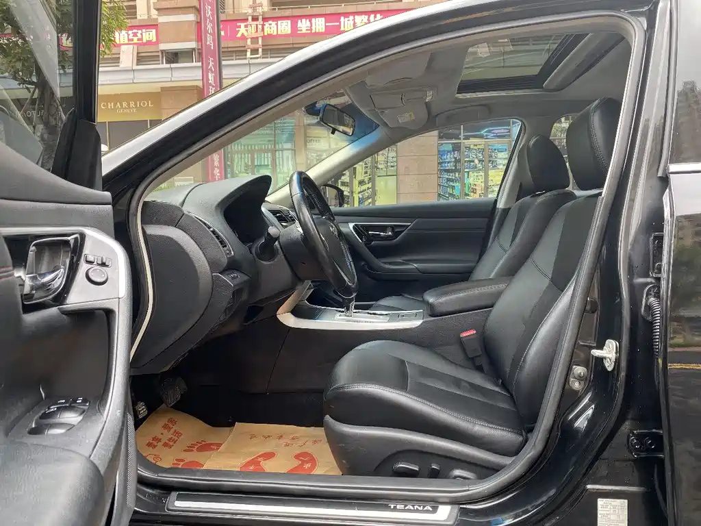 NISSAN TEANA 2018