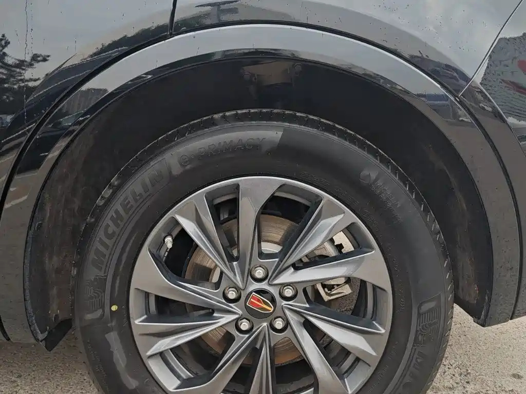 HONGQI HS5 2023