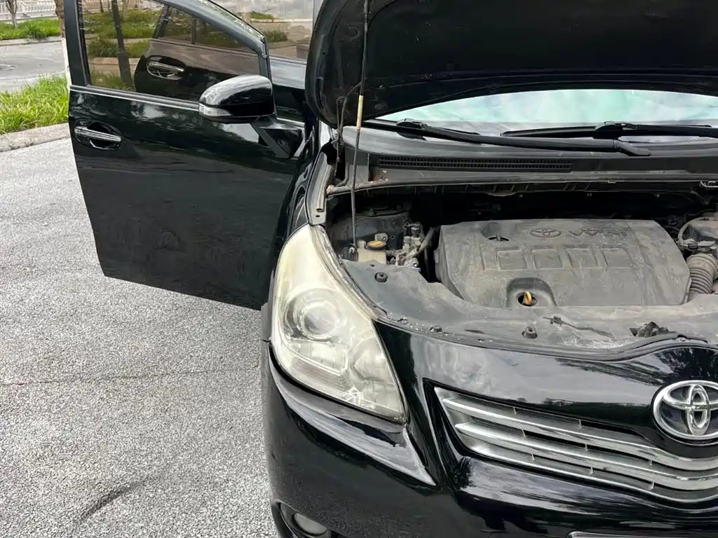 TOYOTA ESCAPE 2014