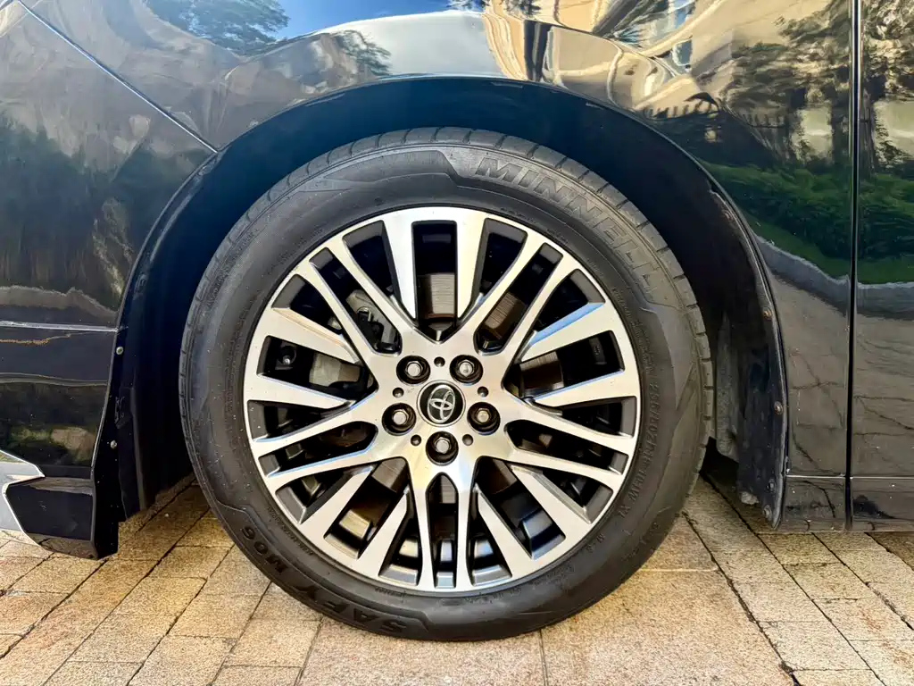 TOYOTA ALPHARD 2018