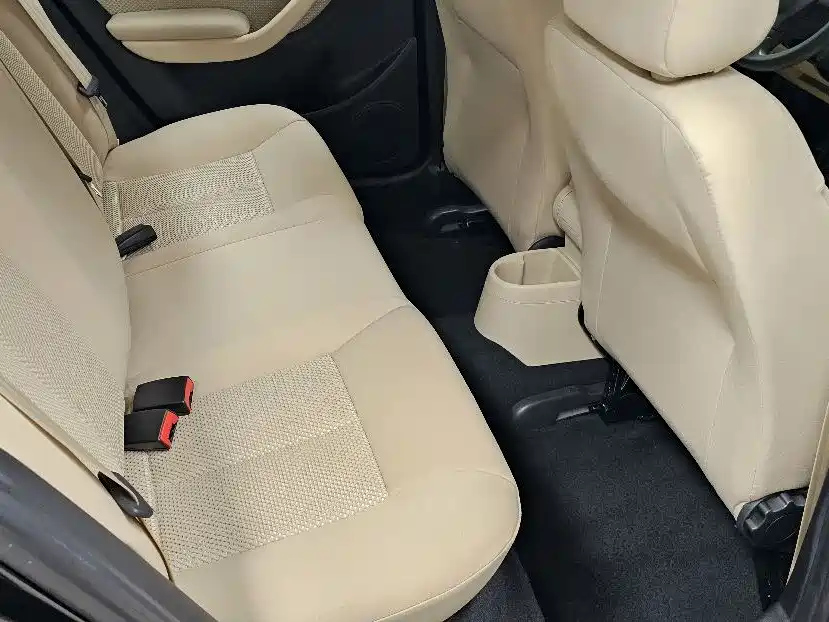VOLKSWAGEN LAVIDA 2012