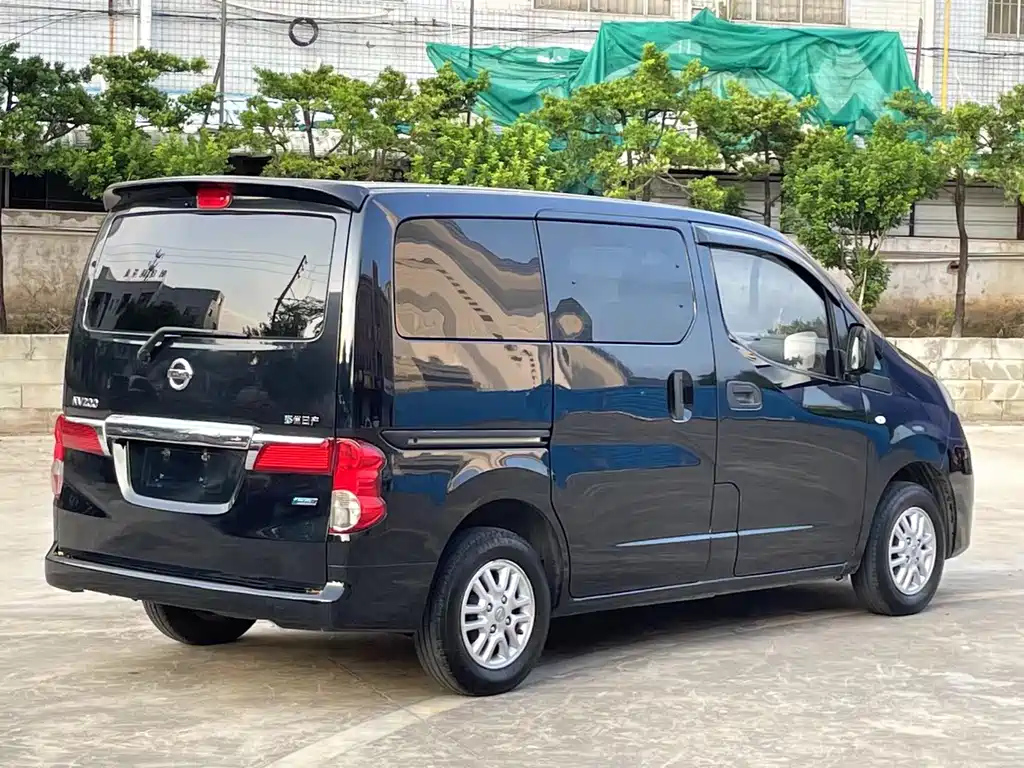 NISSAN NV200 2015