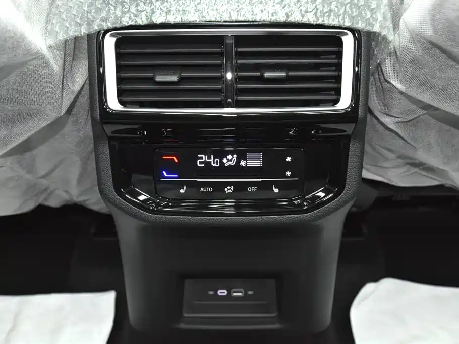 VOLKSWAGEN TOURAN 2024