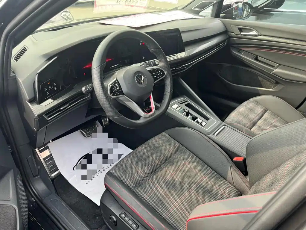 VOLKSWAGEN GOLF GTI 2023