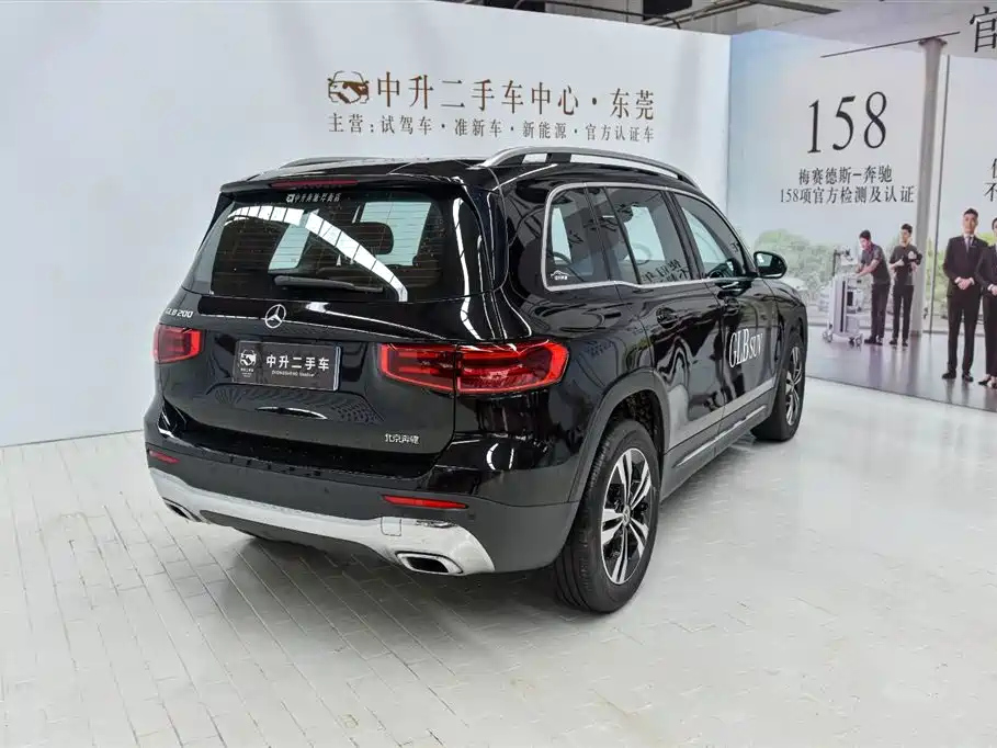 MERCEDES BENZ GLB 2024