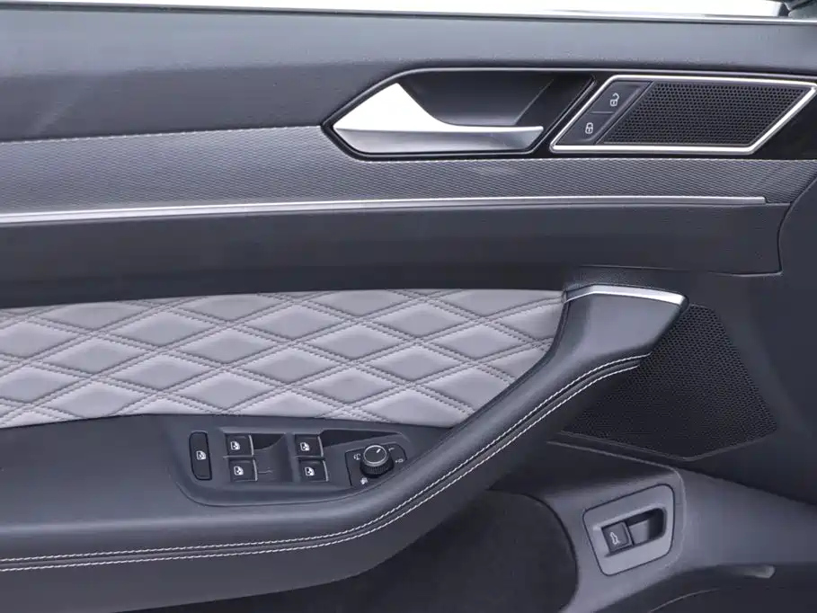 VOLKSWAGEN MAGOTAN 2023
