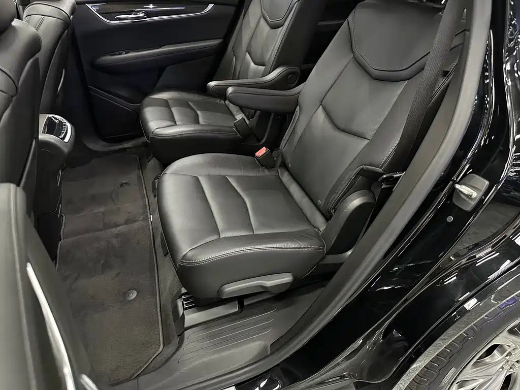 CADILLAC XT6 2021