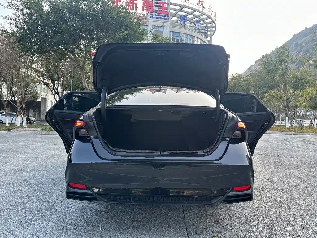 TOYOTA AVALON 2020