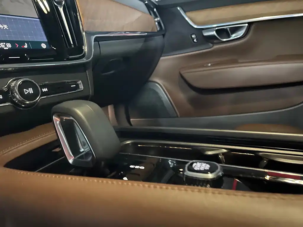 VOLVO S90 2022