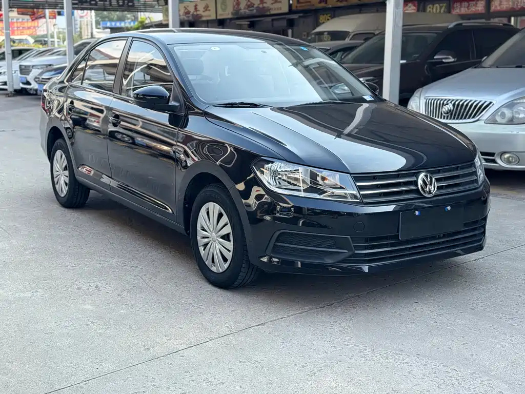VOLKSWAGEN SANTANA 2021