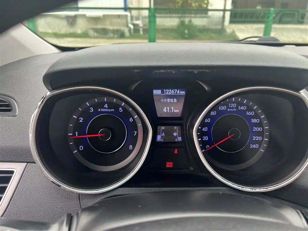 HYUNDAI ELANTRA 2012
