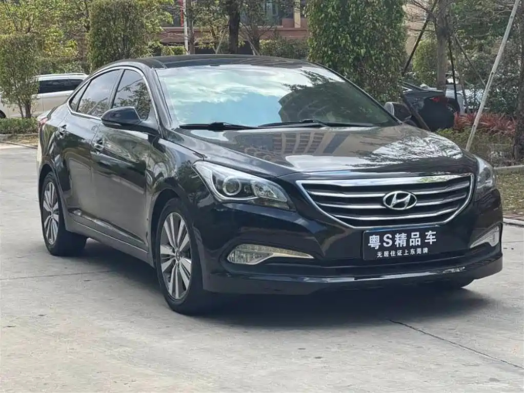 HYUNDAI MISTRA 2014