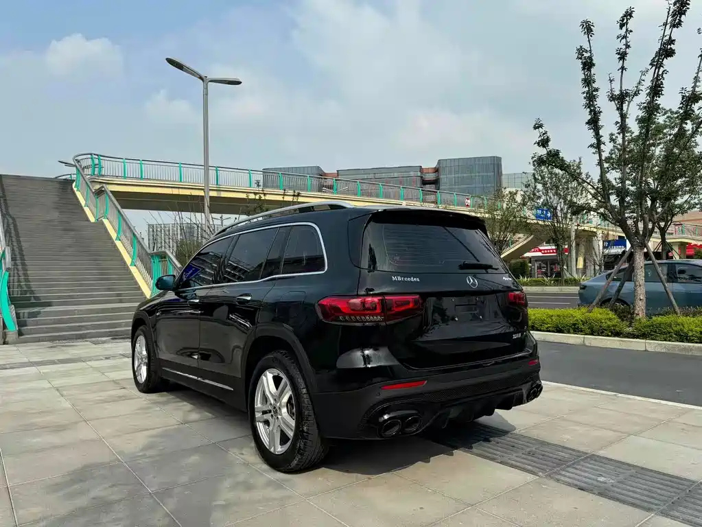 MERCEDES BENZ GLB 2023