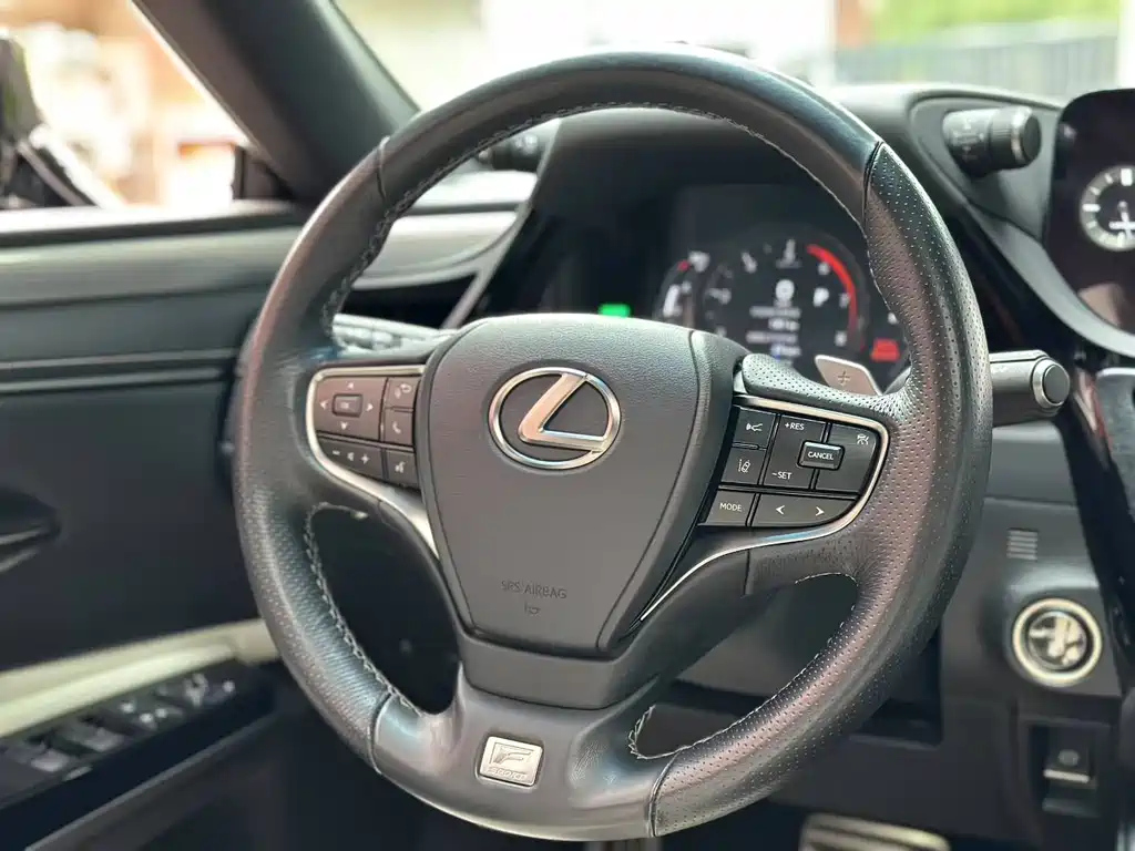 LEXUS ES 2022