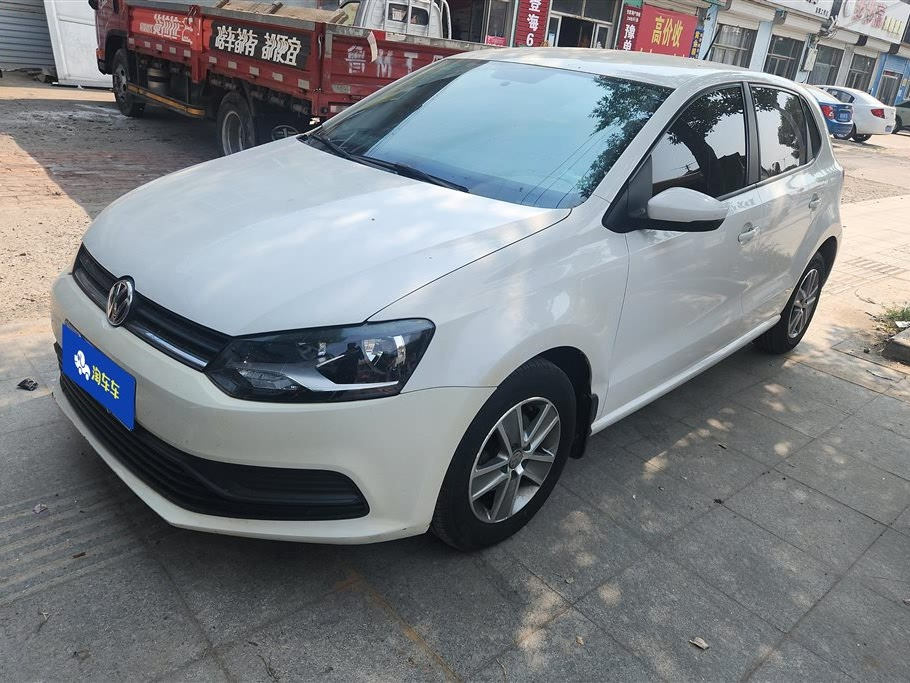 VOLKSWAGEN POLO 2016
