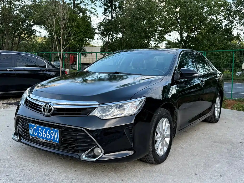 TOYOTA CAMRY 2016
