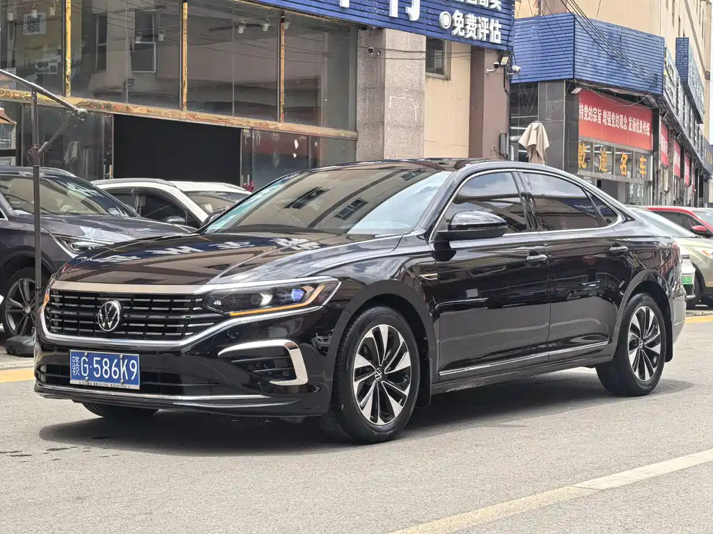 VOLKSWAGEN PASSAT 2021