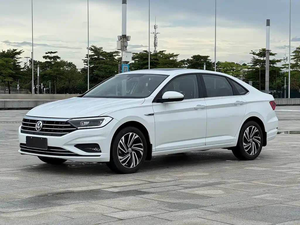 VOLKSWAGEN SAGITAR 2022