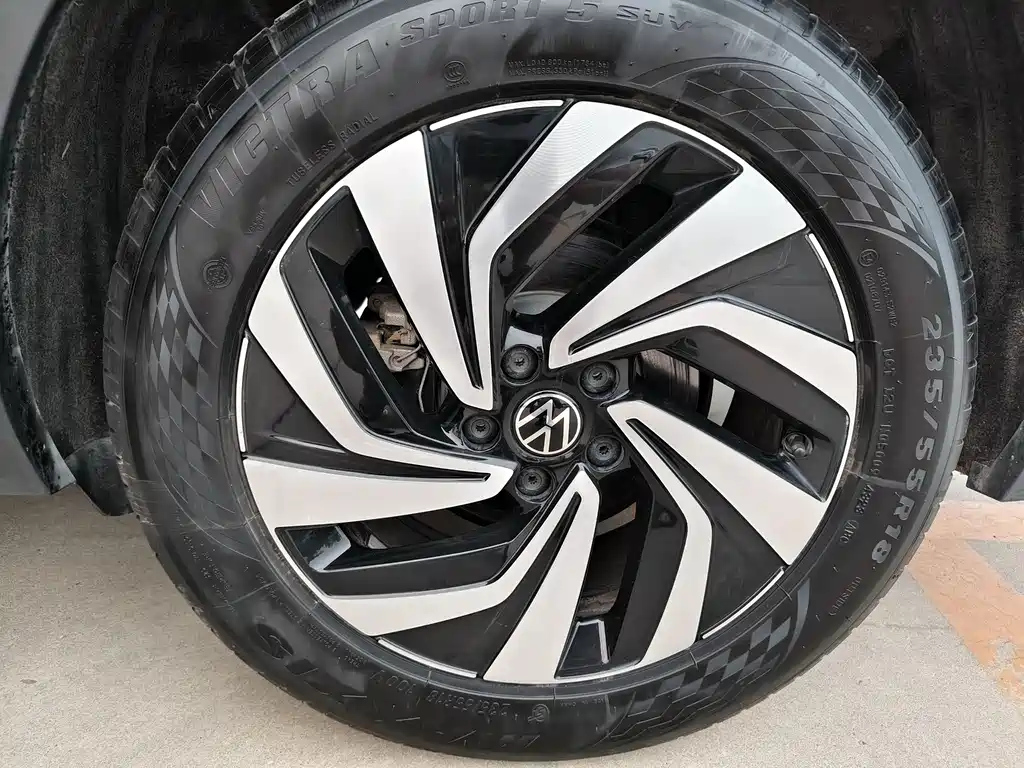 VOLKSWAGEN TIGUAN L 2024