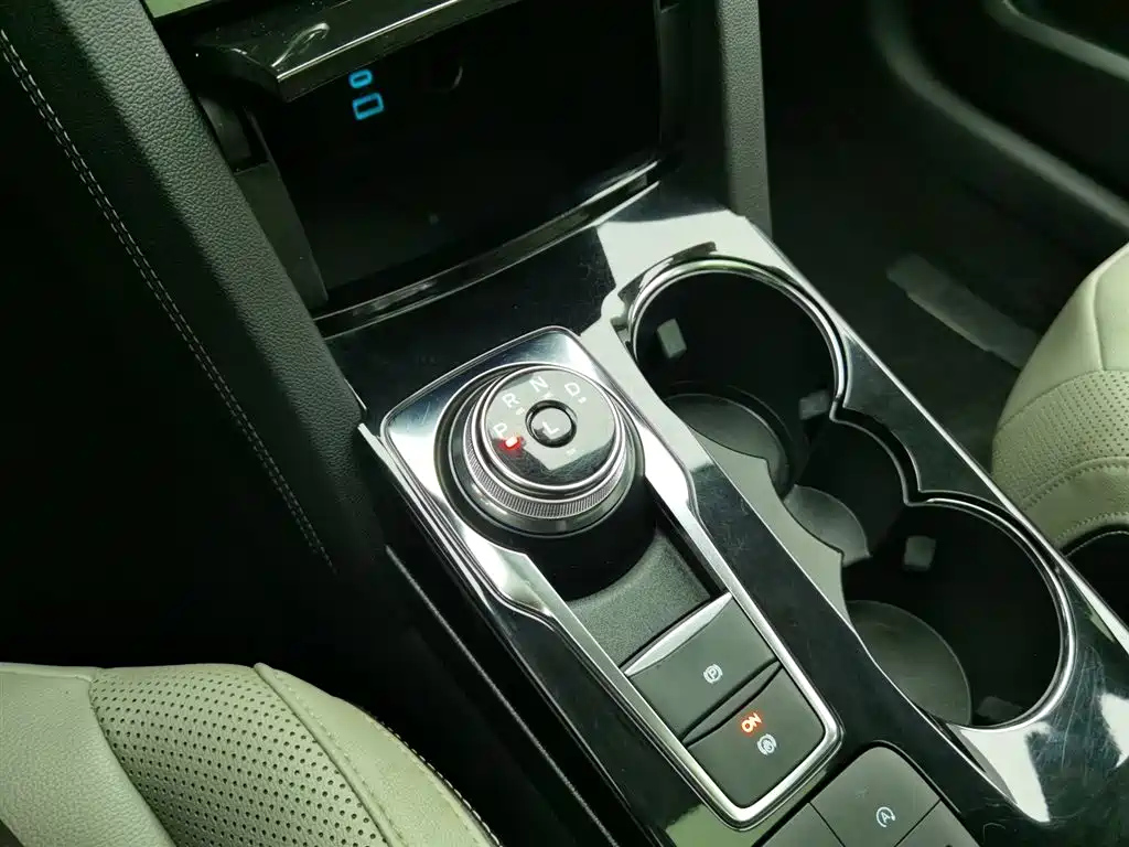 FORD ESCAPE 2020