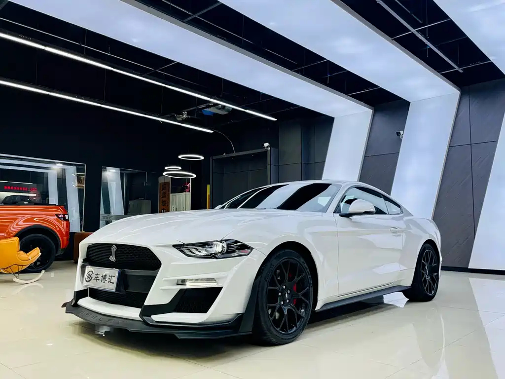 FORD MUSTANG 2020