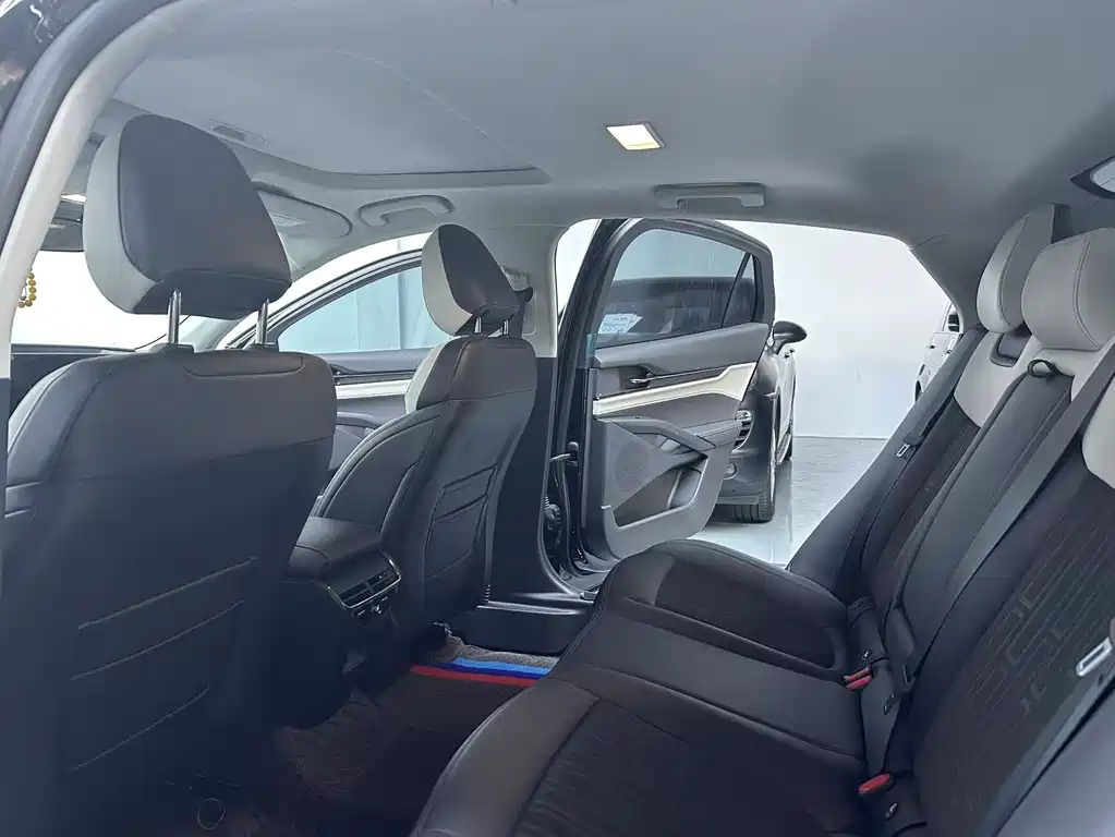 FORD MONDEO 2022