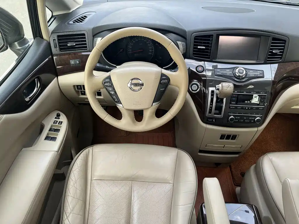 NISSAN QUEST 2014
