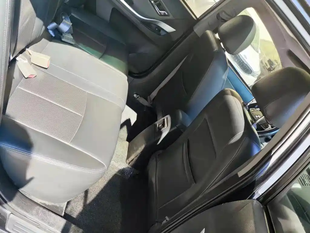 ZOTYE Z300 2013