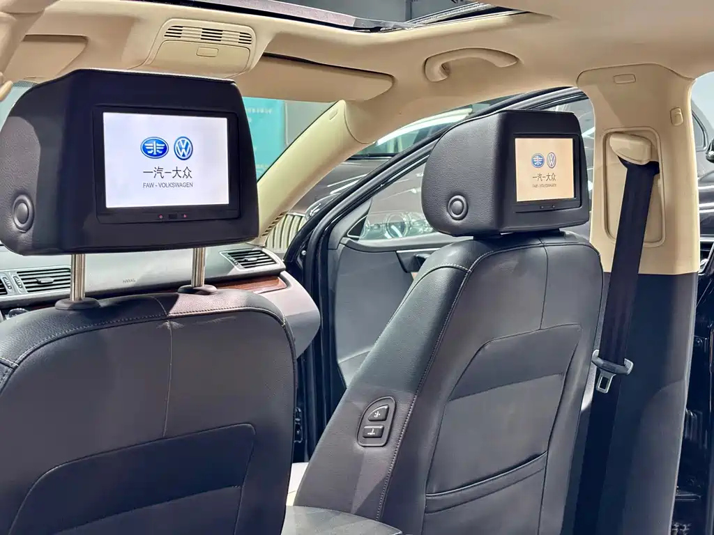 VOLKSWAGEN MAGOTAN 2013