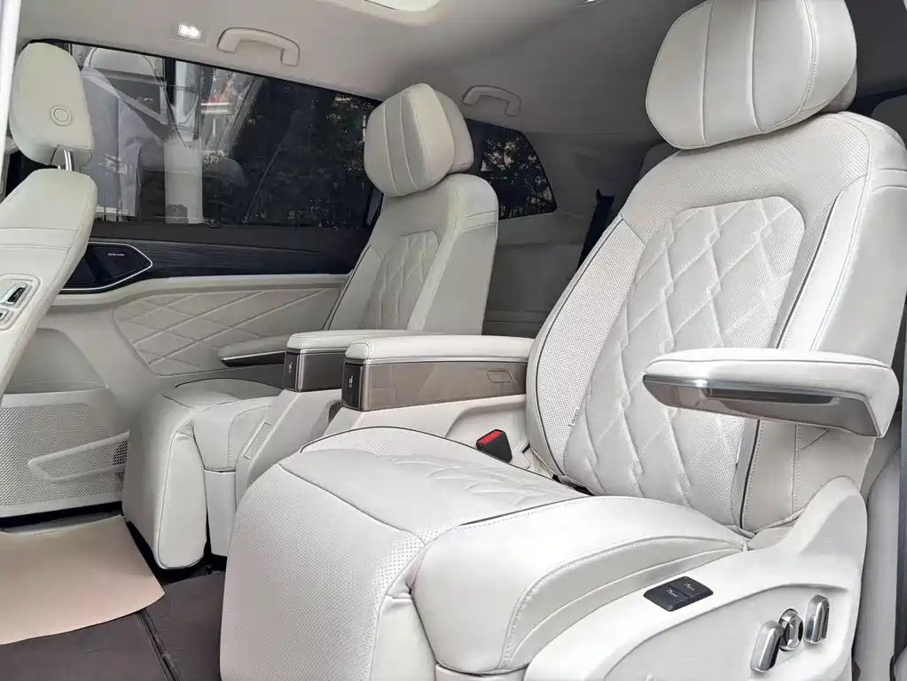 VOLKSWAGEN VILORAN 2024