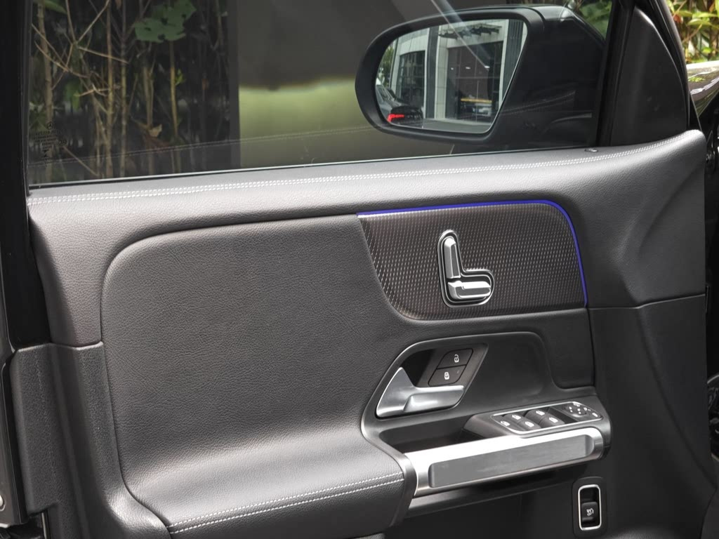 MERCEDES BENZ GLB 2021