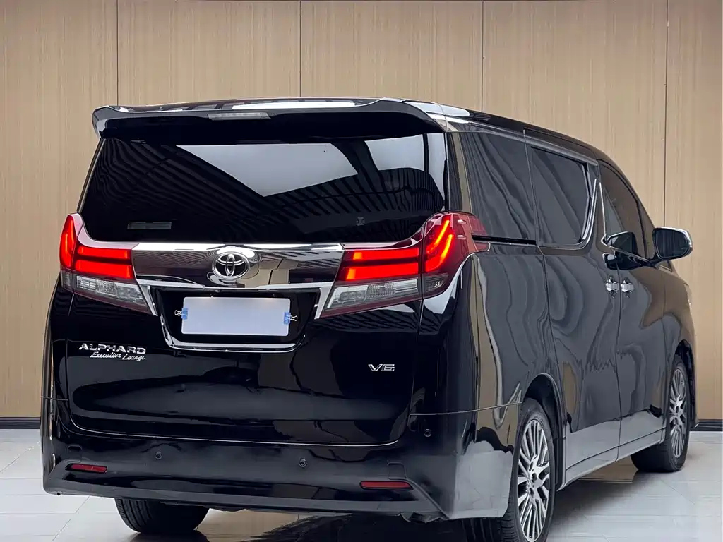 TOYOTA ALPHARD 2018