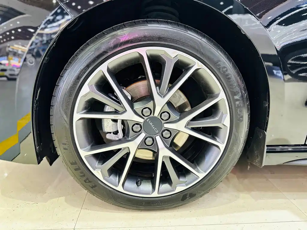 LYNK&CO 03 2021