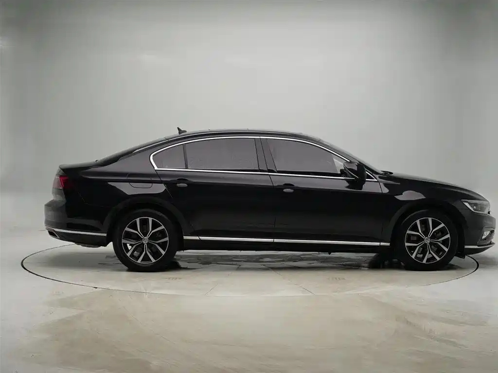 VOLKSWAGEN MAGOTAN 2020
