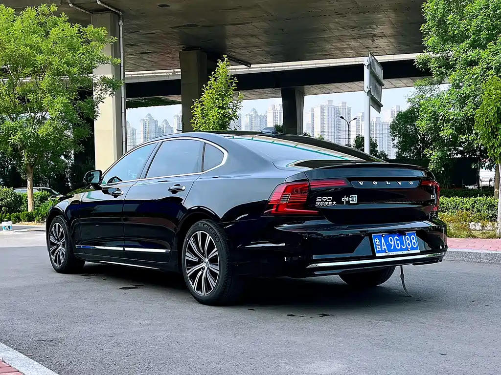 VOLVO S90 2021