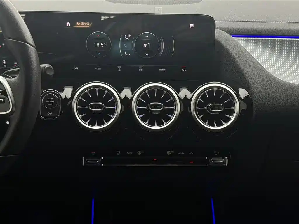 MERCEDES BENZ GLA 2021
