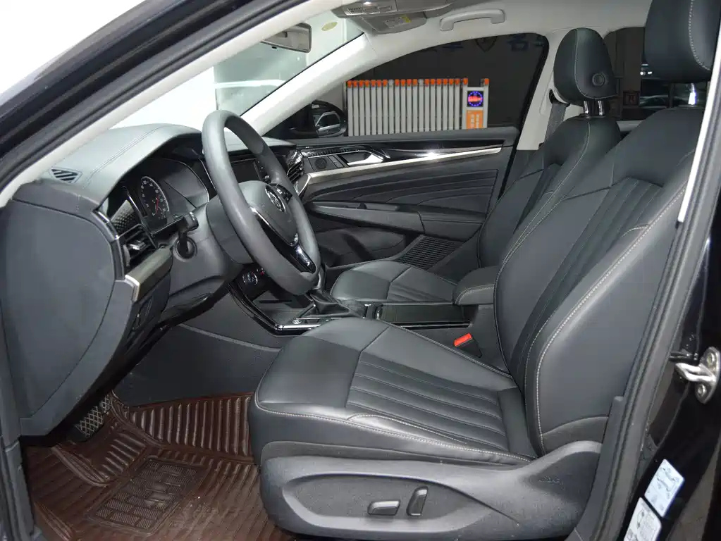 VOLKSWAGEN PASSAT 2020
