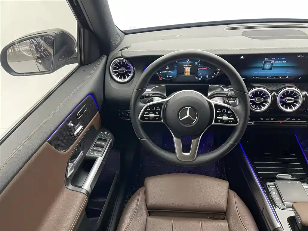 MERCEDES BENZ GLB 2021