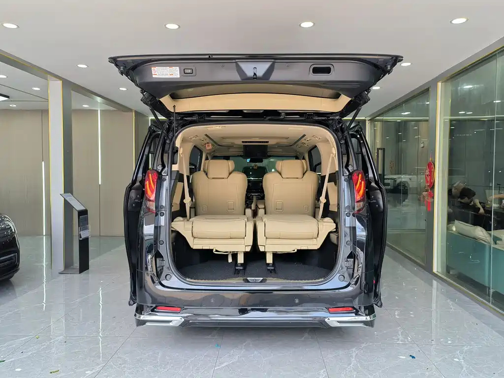 TOYOTA ALPHARD 2016