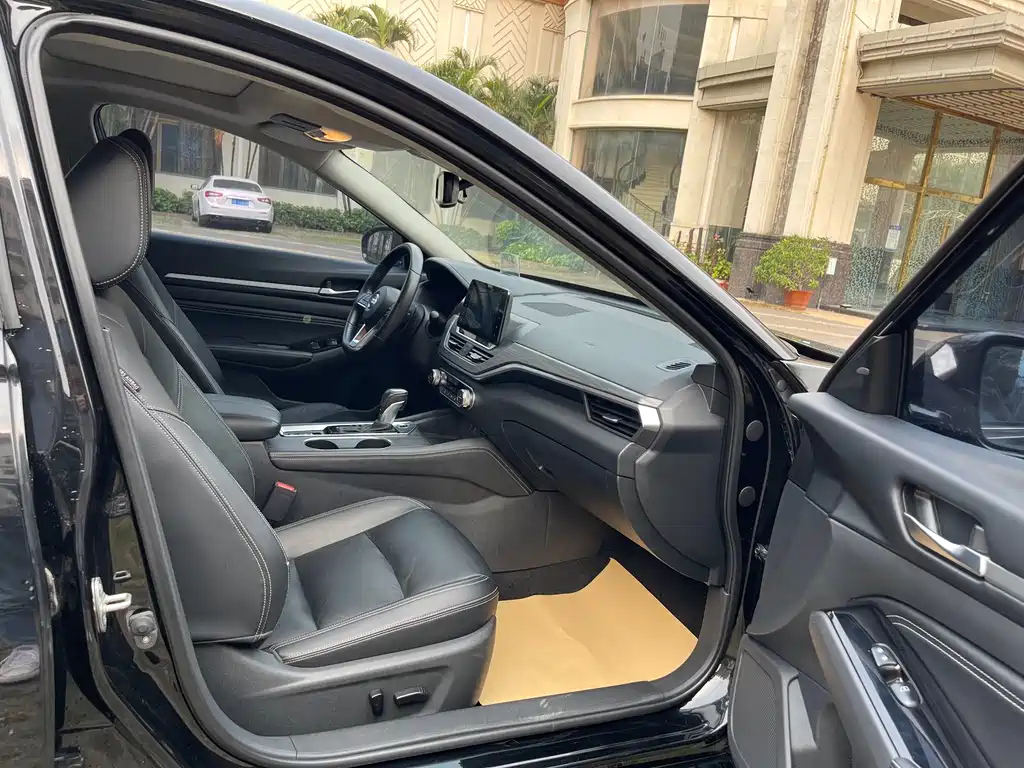 NISSAN TEANA 2022