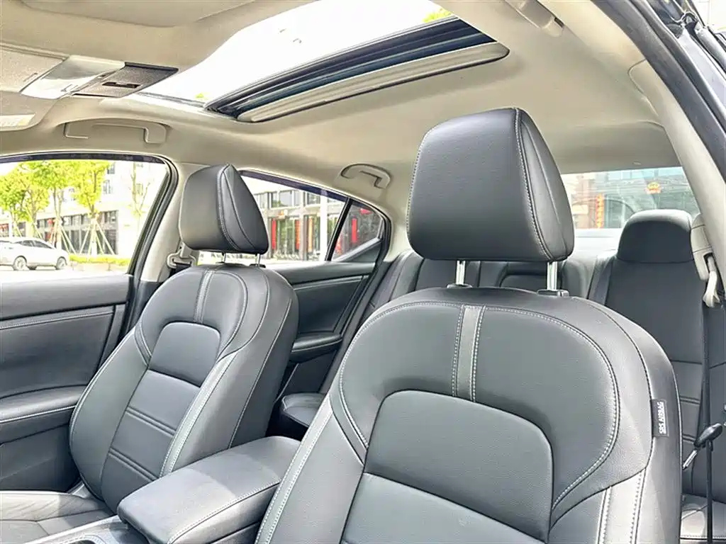 NISSAN SYLPHY 2020