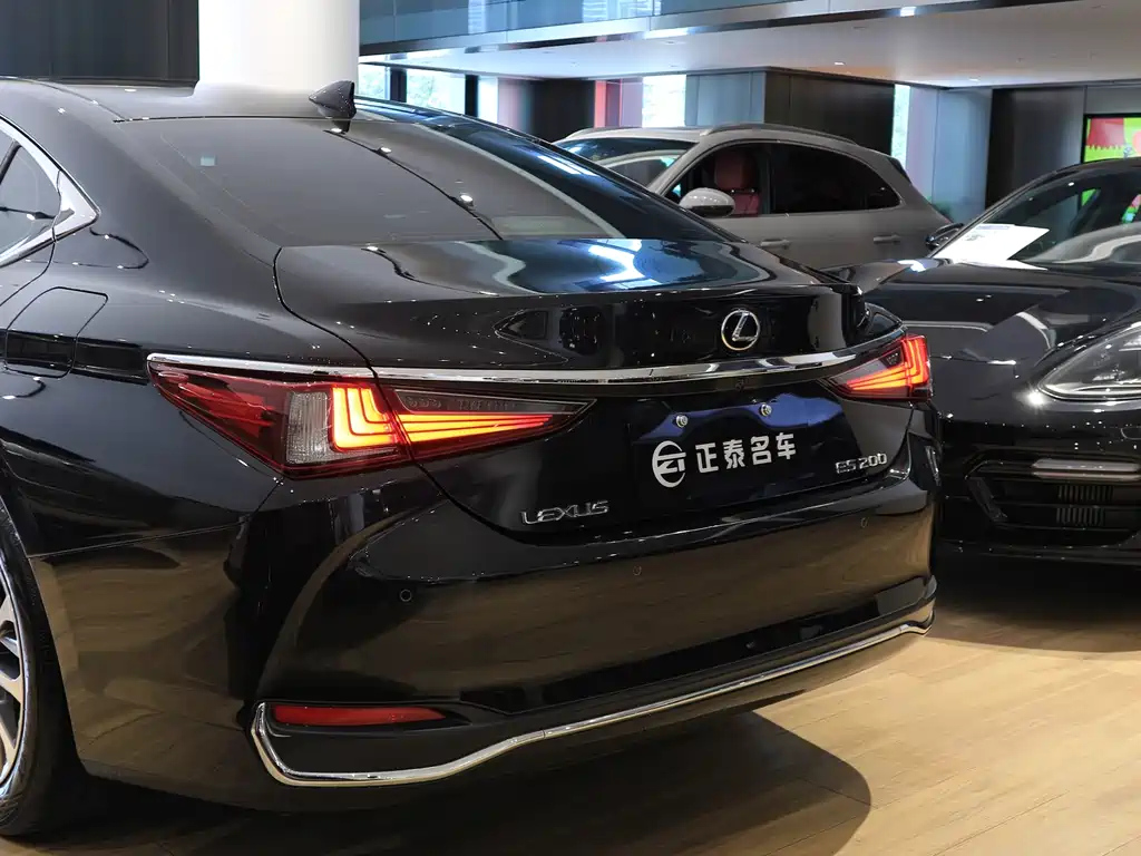 LEXUS ES 2021