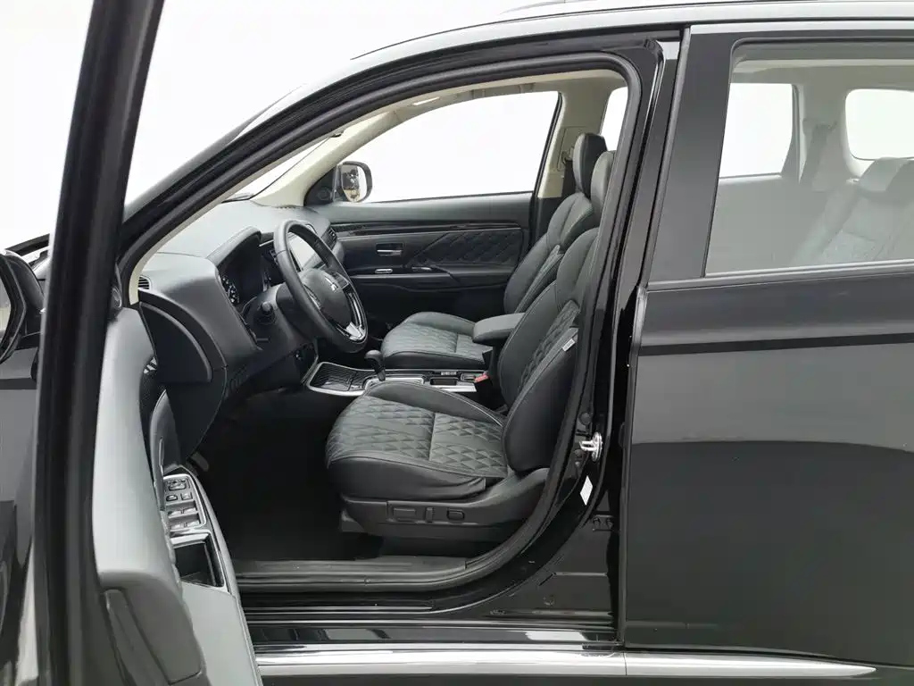 MITSUBISHI OUTLANDER 2022